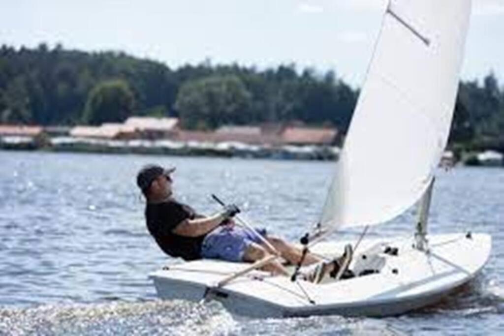 Bungalow Direkt Am See, Mit Eigenem Boot Roding Exterior photo